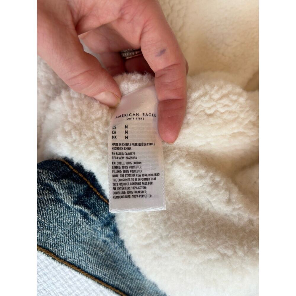 AE American Eagle Sherpa Lined Denim Jacket M oversized Cropped Trucker Preppy - Picture 6 of 8
